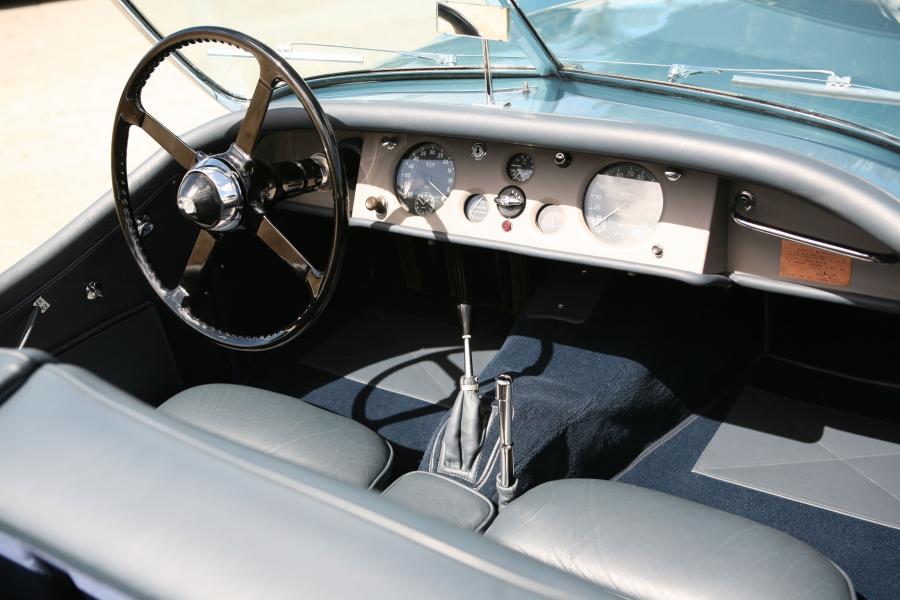  Jaguar XK120 Roadster 1950 года  (фото 8 из 24)